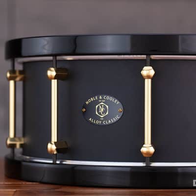 NOBLE & COOLEY 14 X 6 ALLOY CAST ALUMINIUM SNARE DRUM, BLACK WITH WOOD HOOPS image 13