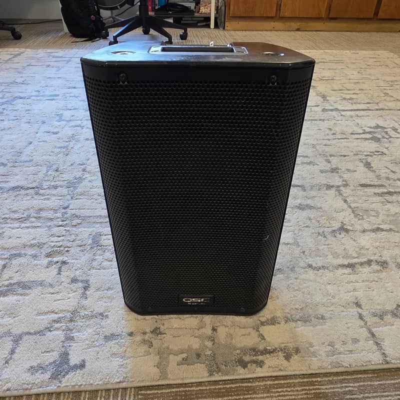 QSC K8 1000watt Loudspeaker image 1