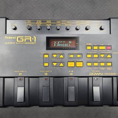 Roland GR-1 Guitar Synthesizer - Black