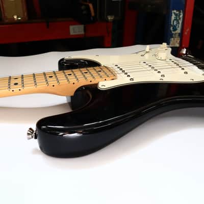 Immagine Fender American Series VG Stratocaster with Maple Fretboard 2007 - 2009 - Black - 12