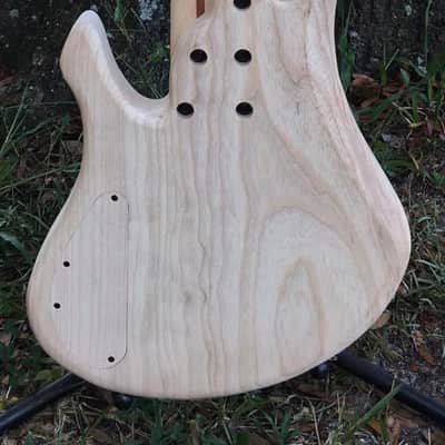 Tom Clement Phoenix Headless Bass, 6 strings 32” 2019 Natural image 5