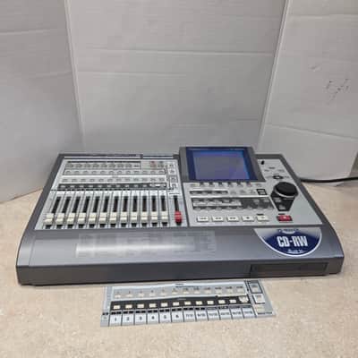 Roland VS-1824CD 24-Bit Digital Studio Workstation 2002 - 2003 - Gray image 2