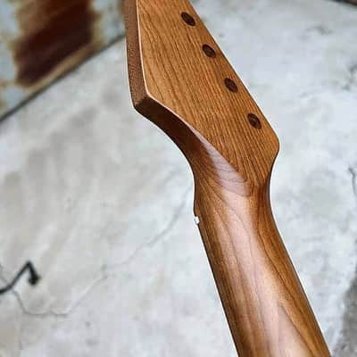 Matte Finish Guitar Strat Style Roasted Maple Neck, 21 Frets Fingerboard image 6