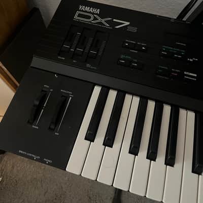 Yamaha DX7 Stereo Version 1980s image 2