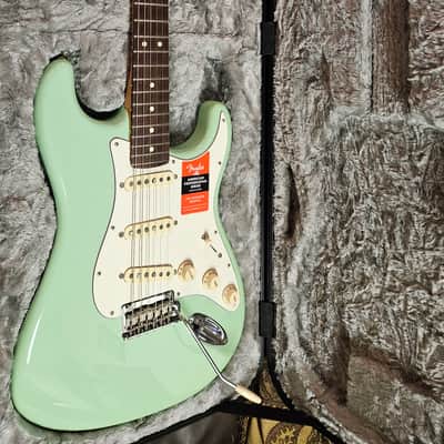 Fender American Pro Stratocaster 2019 - Sea Foam Green image 8