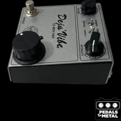 Fulltone CS-MDV MkII Custom Shop Mini Deja Vibe MkII 2010s - Silver - X17668 image 4