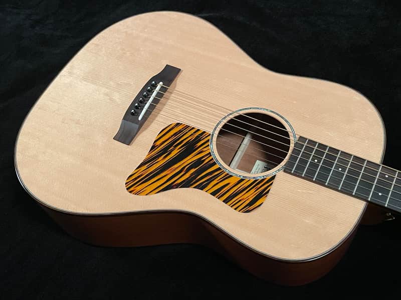 Pono DS-20 12-fret Slothead Bearclaw Sitka Spruce / Mahogany - 1 3/4" nut Natural image 1