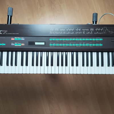 YAMAHA-DX7 FM synthesizer original from 1983 image 3