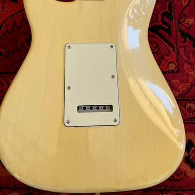 DEARNALEY STRATOCASTER 1999 - OUTSTANDING BIRDSEYE MAPLE AND BLONDE, GREAT SOUND AND PLAYABILITY image 12