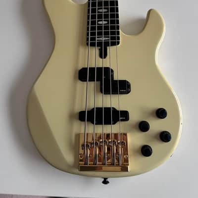 Yamaha BB5000A Early 90’s - Vintage white