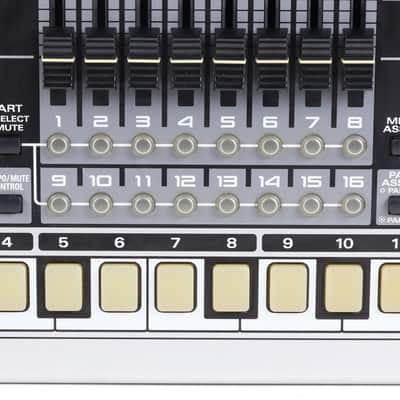 Roland MC-909 Sampling Groovebox Music Sampler Voltage Selectable W/DIMM 256MB image 10