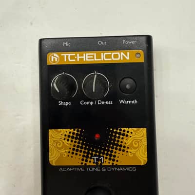 TC Helicon Voicetone T1 Adaptive Tone & Dynamic Vocal Effect Pedal + PSU image 2