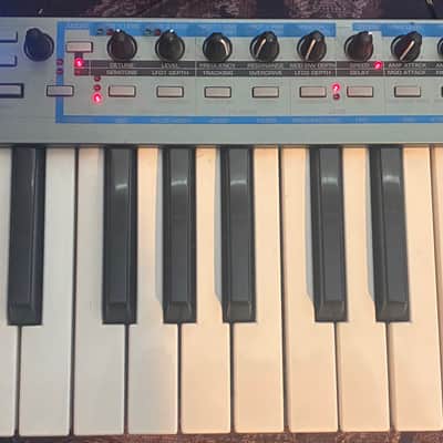 Novation XioSynth 25 10-Voice Synthesizer 2007 - Silver