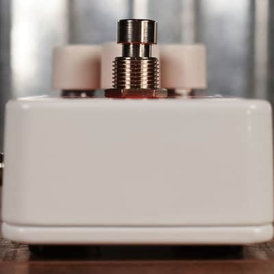 Electro-Harmonix EHX Nano POG Polyphonic Octave Generator Guitar Effect Pedal image 3