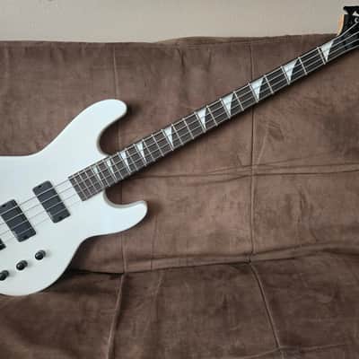 Jackson JS Series JS2 Concert Bass with Amaranth Fretboard 2018 - Present - Snow White image 1