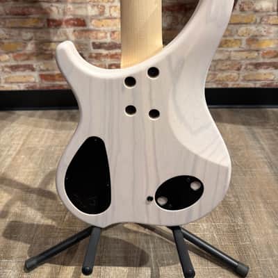 Dingwall ABZ 5 String - Trans White image 7