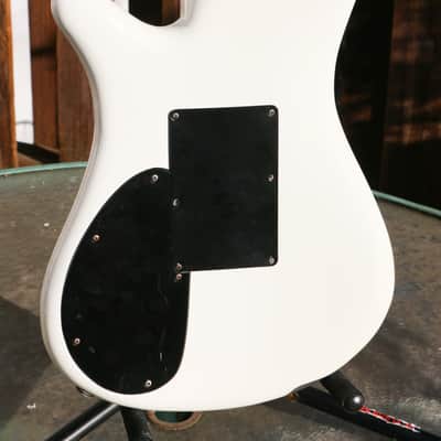 Spector (Kramer Era) NS-6 Guitar White w/Gold HW image 18