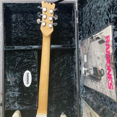 Mosrite Johnny Ramone Model First Production Version 2001 - White image 7
