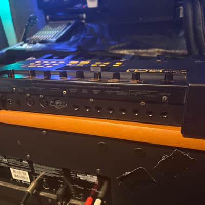 Roland GR-1 Guitar Synthesizer - Black . Not Tested selling for parts. image 2