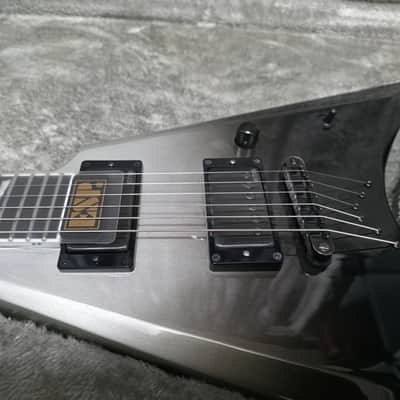 ESP E-II Arrow NT 2019 - Present - Black Silver Fade image 2