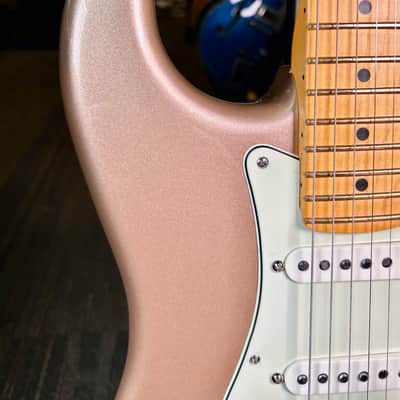 Fender American Professional Classic Jaguar®, Rosewood Fingerboard, Faded Firemist Gold image 2