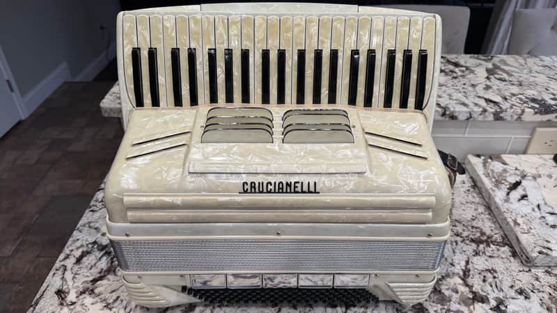 Crucianelli Accordion image 1