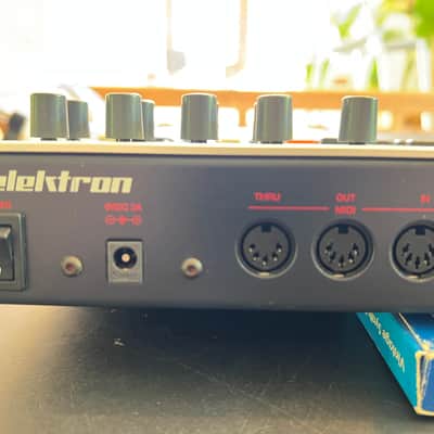 Elektron Machinedrum SPS-1UW+ MKII 2010s - Silver image 9
