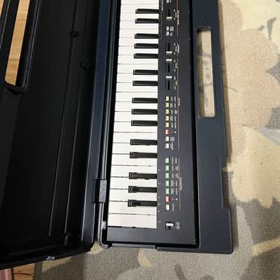 Yamaha PortaSound PS-400 Vintage 44-key keyboard synth w Case image 13