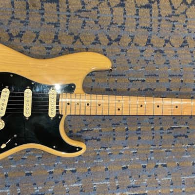 Fender Stratocaster Deluxe Noiseless Mex 2016 - Blonde image 1
