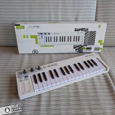 Arturia Keystep 32-Key MIDI Controller w/ Box image 1