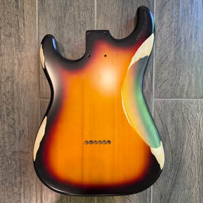 XGP Strat Style 2000s - Sunburst Relic image 2
