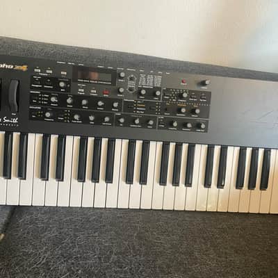 Dave Smith Instruments Mopho x4 44-Key 4-Voice Polyphonic Synthesizer 2013 - 2018 - Black with Wood Sides
