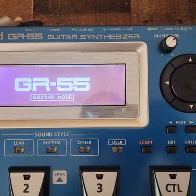 Roland GR-55 Guitar Synthesizer Package - With Carrying Bag image 4