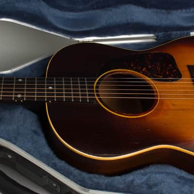 Gibson  LG-2 Flat Top Acoustic Guitar (1947), molded plastic hard shell case. image 13