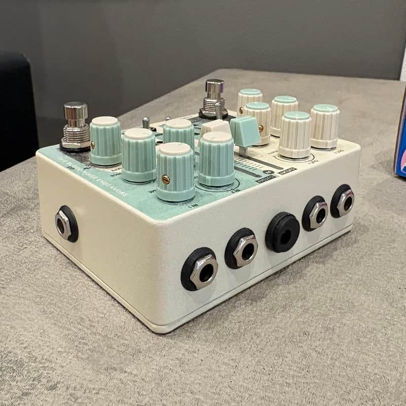 Old Blood Noise Endeavors Float Dual Moving Filter | Reverb