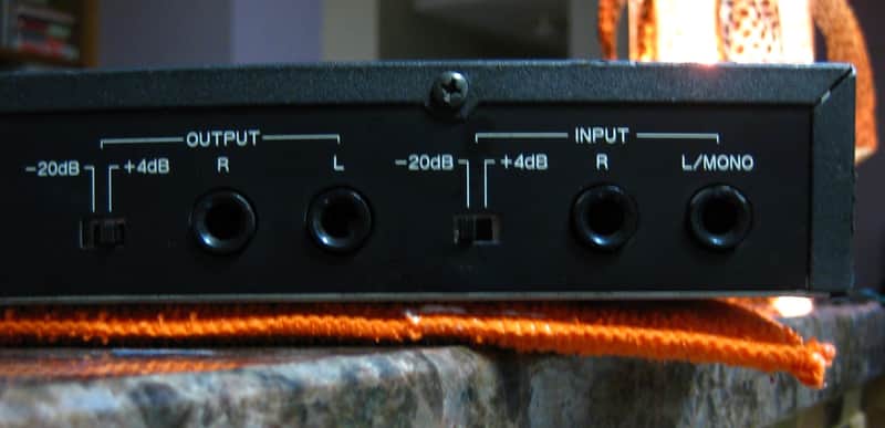 Zoom 9120 - Advanced Sound Environment Processor - Hardware