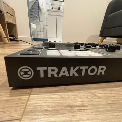Native Instruments Traktor Kontrol S4 MK3 2018 - Black with Flight Case + LG Gram Laptop 17” (with traktor software installed) image 11