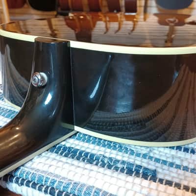 Gibson J-185 2007 - Sunburst image 15