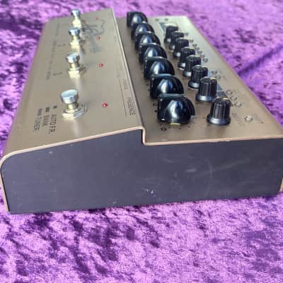 Yamaha AG-Stomp Acoustic Pre-Amplifier * programmable sound banks * Stereo output * Expression pedal input * fantastic mic presets and room emulation + Effects image 5