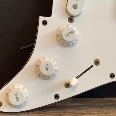 1994 Fender Mexico Stratocaster loaded pickguard/pickups w/Screws image 4