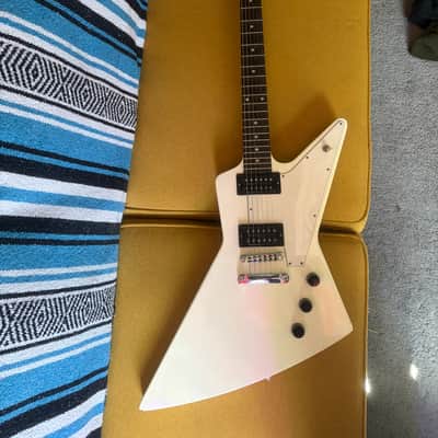Gibson Explorer 2010 - White image 1