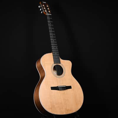 Immagine Taylor 214ce-N Nylon-string Acoustic/ Electric Guitar - Natural 2026 (2202166525) - 10