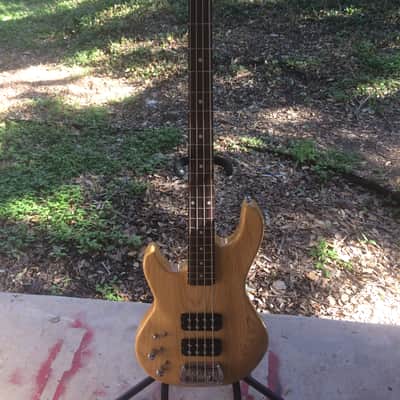 G&L L-2000 Tribute left handed Bass Natural Ash image 1