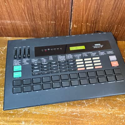 Yamaha RX7 Digital Rhythm Programmer Drum Machine New battery w/ power supply