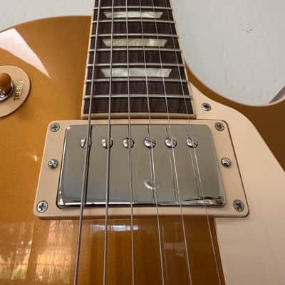 Gibson Les Paul Standard '50s Gold Top - LIKE NEW w/ all original packaging & accessories image 5