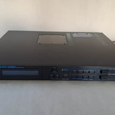 Roland JV-880 Multi Timbral Synthesizer Module, new bright blue display image 2