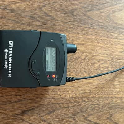 Sennheiser Sennheiser SR300 IEM G2 D + EW300 IEM G2 – 518 - 554 MHz – Pro Stereo In-Ear System image 6