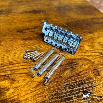 Wilkinson Tremolo Bridge with Springs (2010s - Chrome image 1