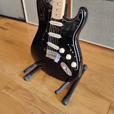Fender FSR Special Edition Player Stratocaster with Maple Fretboard - 2015 - Black image 5
