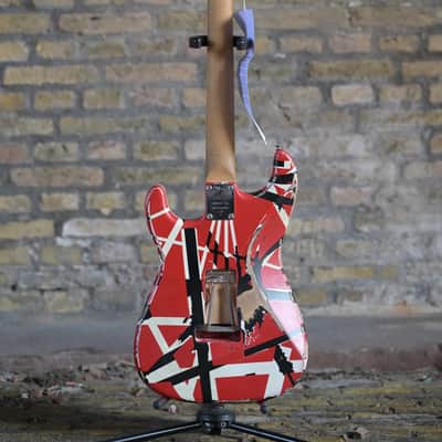 EVH Striped Series Frankenstein™ Frankie - Red with Black Stripes Relic image 14